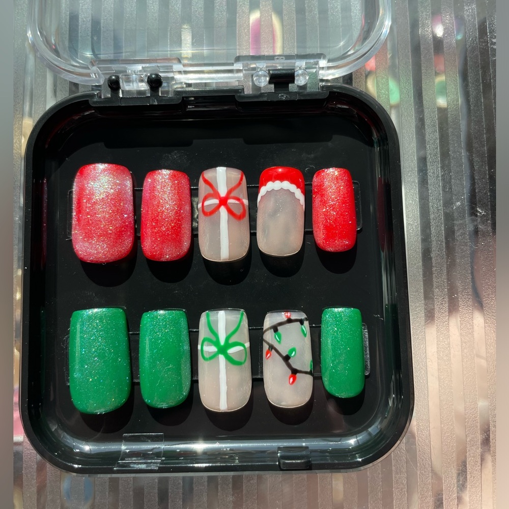 Christmas Press-On Nails- Hand Painted